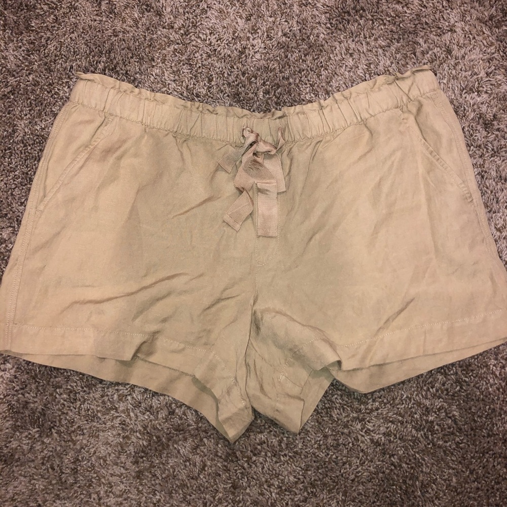 LOFT Linen Cotton Blend Short